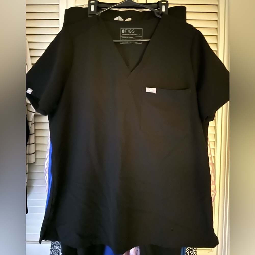 Black Figs Scrubs